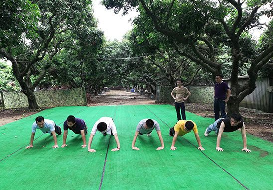 “挑战自我，凝聚实力，熔炼一流团队” 广东太阳GG检测户外拓展活动