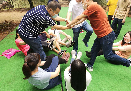 “挑战自我，凝聚实力，熔炼一流团队” 广东太阳GG检测户外拓展活动