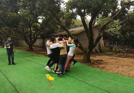 “挑战自我，凝聚实力，熔炼一流团队” 广东太阳GG检测户外拓展活动