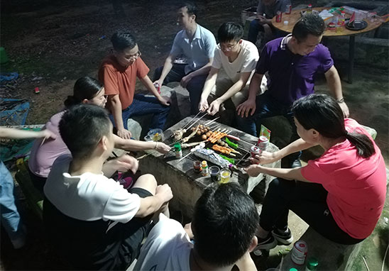 “挑战自我，凝聚实力，熔炼一流团队” 广东太阳GG检测户外拓展活动